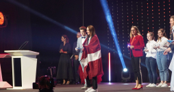 Latvijas komandai EuroSkills 2021 konkursā 2 medaļas par izcilību