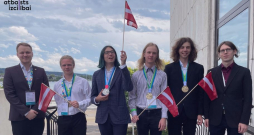 Starptautiskajā ķīmijas olimpiādē visi Latvijas skolēni izcīna medaļas