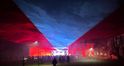 LAUTUS VIDE 18.novembrī dāvinās Rīgai gaismas instalāciju “Brīvības spēks” virs Māras dīķa