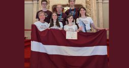 Latvijas skolēni gūst apbalvojumu Starptautiskajā lingvistikas olimpiādē Rumānijā