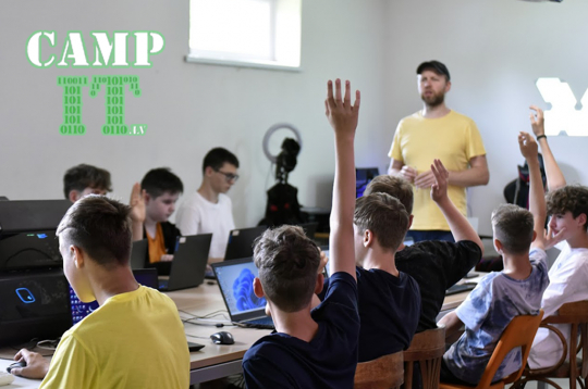 Aicinām uz “Radošo tehnoloģiju nometni  CampIT 2025” gleznainā meža ielokā