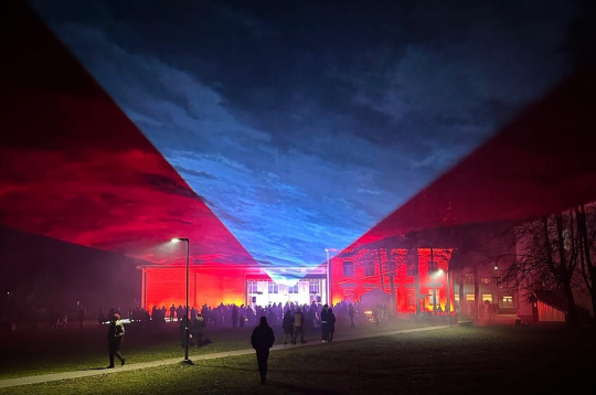 LAUTUS VIDE 18.novembrī dāvinās Rīgai gaismas instalāciju “Brīvības spēks” virs Māras dīķa