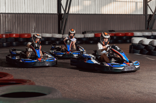 Jaudīgs mācību gada noslēgums Biķernieku Kartinga hallē!