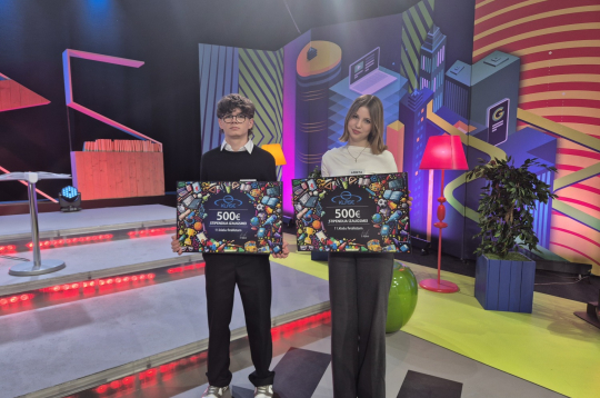 E-klases stipendiju izaugsmei saņem erudīcijas spēles “Gudrs, vēl gudrāks” 11.klašu finālisti