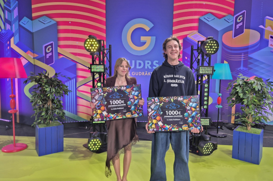 E-klases stipendiju izaugsmei saņem erudīcijas spēles “Gudrs, vēl gudrāks” 12.klašu finālisti