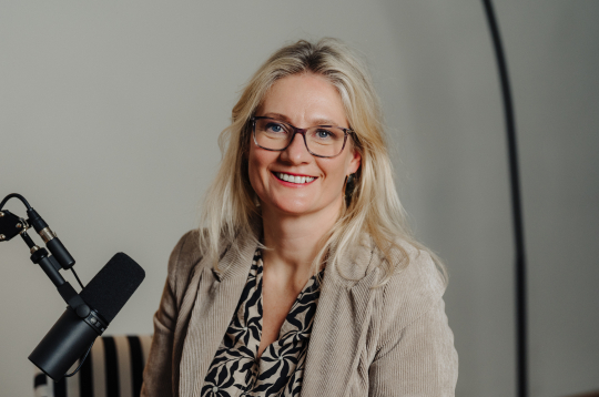 Pusaudžu vecāki izdeg arī mājās: Marija Ābeltiņa par to, kā nepazaudēt attiecības ar bērnu