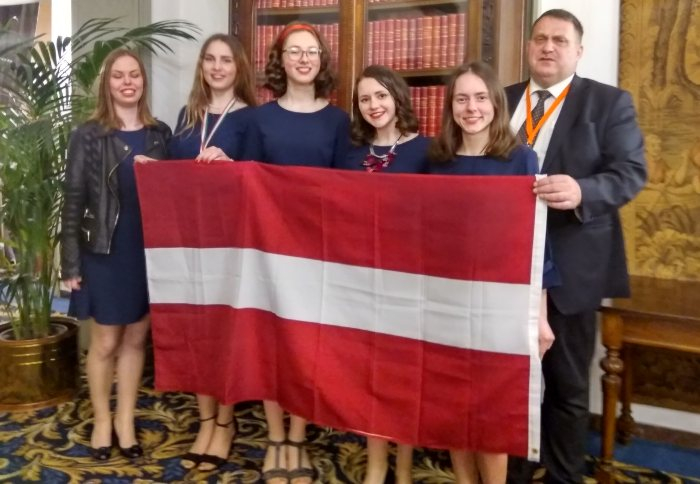 Latvijai bronza meiteņu matemātikas olimpiādē.jpg