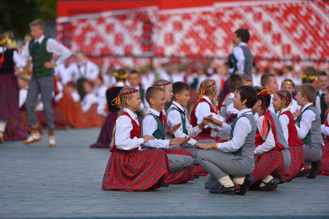 XII Latvijas Skolu jaunatnes dziesmu un deju svētkos piedalīsies vairāk nekā 35 000 dalībnieku