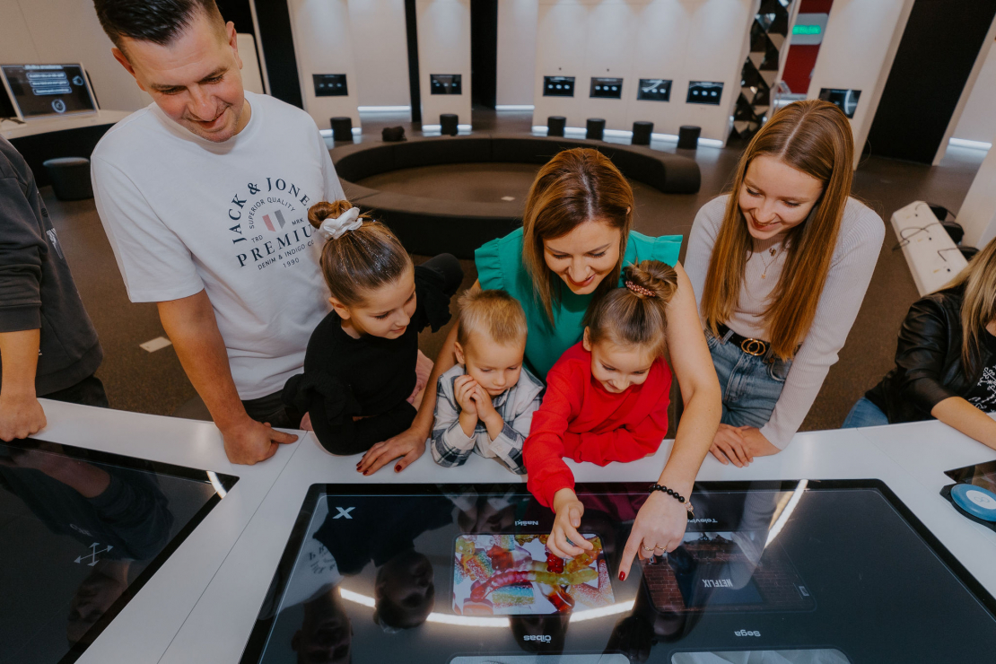Sarūpē sev un ģimenei spilgtu vasaras piedzīvojumu – dodies uz Ventspils zinātnes centru VIZIUM