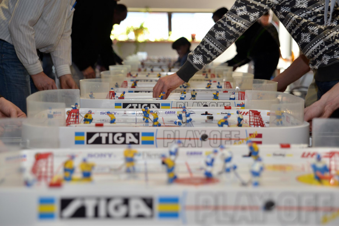 Rīgas Kultūru vidusskolā tiks rīkots ikgadējās bērnu un jauniešu galda hokeja turnīrs "Sarauj 2024"