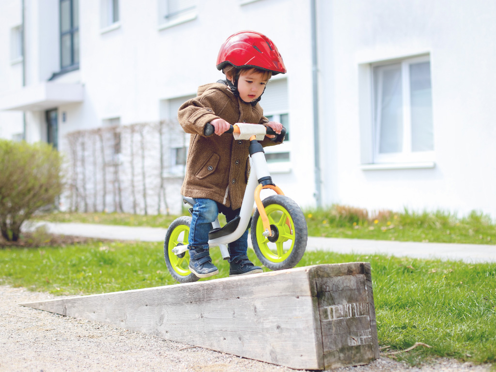 “Skaties, kā es māku!” jeb kā pasargāt bērnu no negadījumiem ar velosipēdu