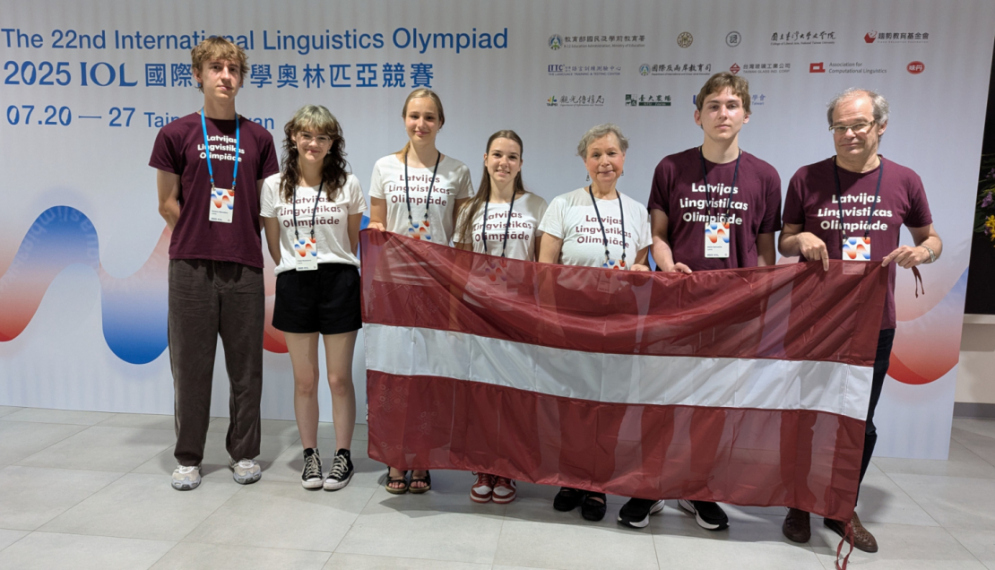 Latvijas jaunieši gūst pieredzi Starptautiskajā lingvistikas olimpiādē Taipejā