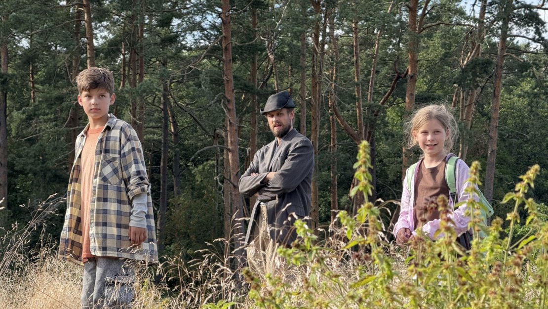 Latvijā top piedzīvojumu fantāzijas filma ar mākslīgā intelekta radītu brīnumu pasauli