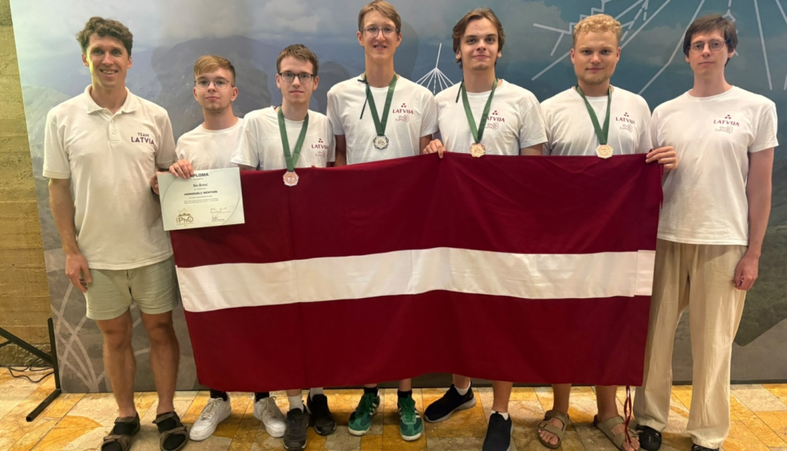 Latvijas skolēni Starptautiskajā fizikas olimpiādē Kolumbijā izcīna četras medaļas un atzinību