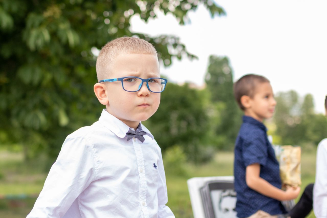 Bērni ar noteiktiem redzes traucējumiem valsts apmaksātas brilles  varēs saņemt tuvāk dzīvesvietai